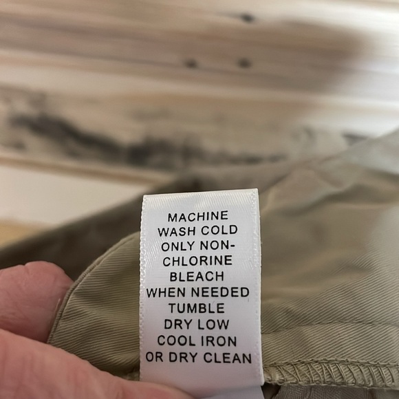 Banana Republic size 0 Martin Fit Tan Mid-rise Bermuda Shorts - Picture 10 of 10